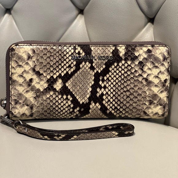 Michael Kors Snake Print Wallet - Picture 1 of 4